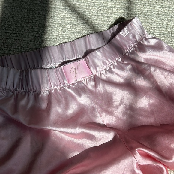 Victoria Secret PJ Matching seat. Silk. Pink Ombré. Size XS but loose could be S - Picture 3 of 4